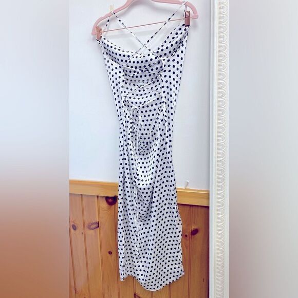 Pretty‎ Little Thing White Polka Dot Satin Open Back Midi Slip Dress Sz 12 - Picture 4 of 7